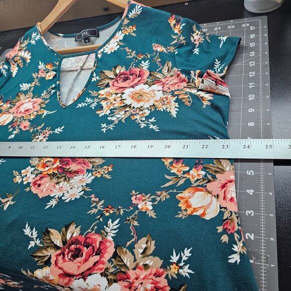 Vibe Floral Keyhole Swing Dress Womens Size 2X Green Boho Flowing Stretch Casual - Picture 9 of 11